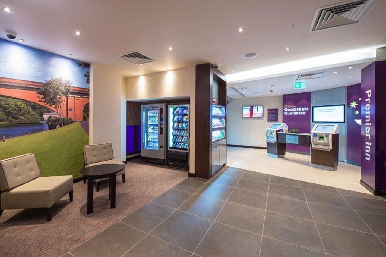 Premier Inn Maidenhead Town Centre Екстериор снимка